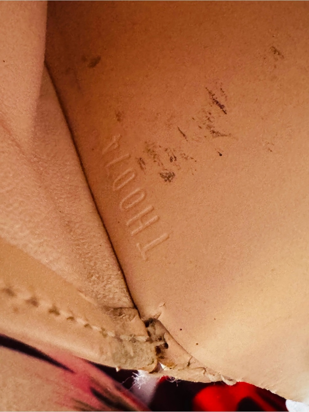 Just in Louis Vuitton
LV Monogram Vernis Patent Leather Elise Wallet converted - Picture 15 of 16